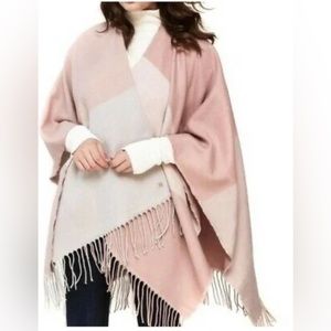 Gorgeous New Soia & Kyo Yadira Cape❣️